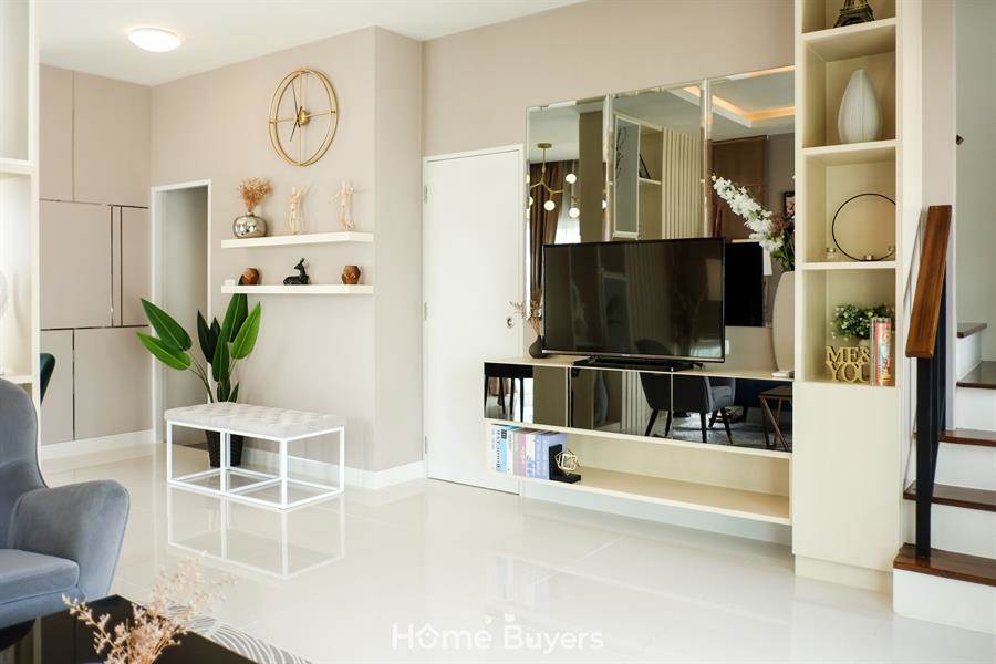 รีวิวบ้าน นครทอง โคโลนี่ เทพารักษ์ - เมืองใหม่บางพลี ทาวน์โฮมห้องริม หน้ากว้าง 5.7 ม. ผนังก่ออิฐมอญแดง ลดสูงสุด 2.4 แสน* พร้อมของแถมหลายรายการ