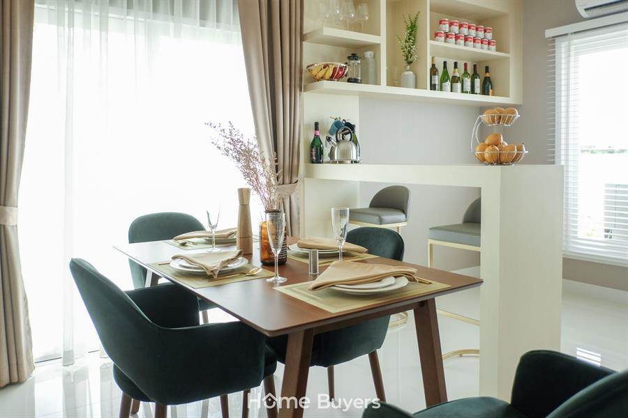 รีวิวบ้าน นครทอง โคโลนี่ เทพารักษ์ - เมืองใหม่บางพลี ทาวน์โฮมห้องริม หน้ากว้าง 5.7 ม. ผนังก่ออิฐมอญแดง ลดสูงสุด 2.4 แสน* พร้อมของแถมหลายรายการ