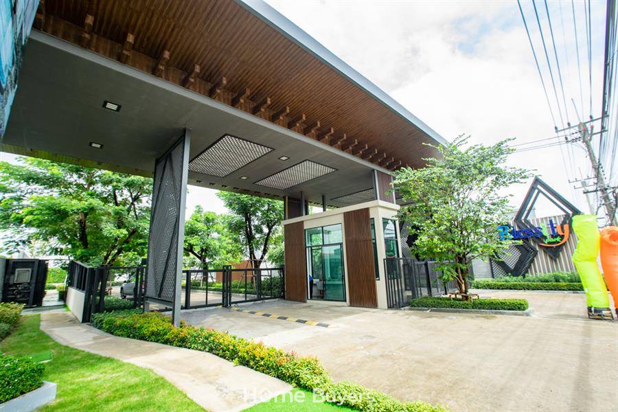 รีวิวทาวน์โฮมและบ้านแฝด เบล็สซิตี้ พาร์ค รังสิต-คลอง 3 บ้านสร้างเสร็จพร้อมอยู่ หลังใหญ่ฟังก์ชันครบ บรรยากาศดี ส่วนกลางใหญ่สุดในย่าน เริ่มเพียง 2 ล้านนิดๆ รีวิวทาวน์โฮมและบ้านแฝด เบล็สซิตี้ พาร์ค รังสิต-คลอง 3 บ้านสร้างเสร็จพร้อมอยู่ หลังใหญ่ฟังก์ชันครบ บรรยากาศดี ส่วนกลางใหญ่สุดในย่าน เริ่มเพียง 2 ล้านนิดๆ