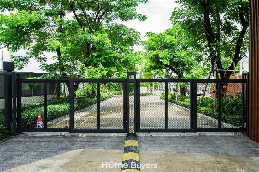 รีวิวทาวน์โฮมและบ้านแฝด เบล็สซิตี้ พาร์ค รังสิต-คลอง 3 บ้านสร้างเสร็จพร้อมอยู่ หลังใหญ่ฟังก์ชันครบ บรรยากาศดี ส่วนกลางใหญ่สุดในย่าน เริ่มเพียง 2 ล้านนิดๆ รีวิวทาวน์โฮมและบ้านแฝด เบล็สซิตี้ พาร์ค รังสิต-คลอง 3 บ้านสร้างเสร็จพร้อมอยู่ หลังใหญ่ฟังก์ชันครบ บรรยากาศดี ส่วนกลางใหญ่สุดในย่าน เริ่มเพียง 2 ล้านนิดๆ