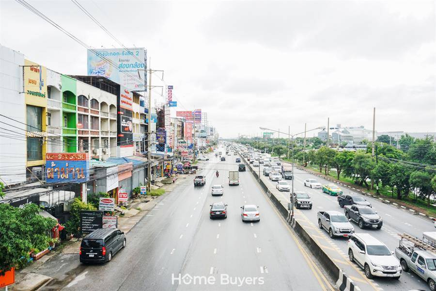 รีวิวทาวน์โฮมและบ้านแฝด เบล็สซิตี้ พาร์ค รังสิต-คลอง 3 บ้านสร้างเสร็จพร้อมอยู่ หลังใหญ่ฟังก์ชันครบ บรรยากาศดี ส่วนกลางใหญ่สุดในย่าน เริ่มเพียง 2 ล้านนิดๆ รีวิวทาวน์โฮมและบ้านแฝด เบล็สซิตี้ พาร์ค รังสิต-คลอง 3 บ้านสร้างเสร็จพร้อมอยู่ หลังใหญ่ฟังก์ชันครบ บรรยากาศดี ส่วนกลางใหญ่สุดในย่าน เริ่มเพียง 2 ล้านนิดๆ