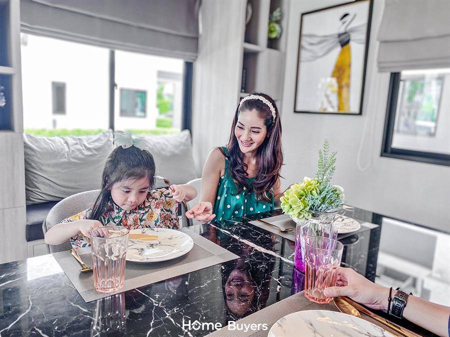 รีวิวบ้าน บริทาเนีย บางนา กม.42 ช่วงเวลาแห่งความอบอุ่น ผ่านสถาปัตยกรรมโดดเด่น ออกแบบสไตล์ Modern British รีวิวบ้าน บริทาเนีย บางนา กม.42 ช่วงเวลาแห่งความอบอุ่น ผ่านสถาปัตยกรรมโดดเด่น ออกแบบสไตล์ Modern British