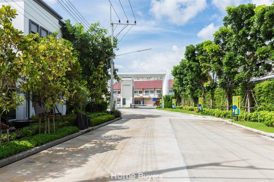 รีวิวบ้าน ไบรตัน อมตะ ศุขประยูร ทาวนโฮมและทาวโฮมอิสระ (ผนังไม่ติดกัน) ฟังก์ชันเด่นหน้ากว้าง 8 เมตร ห้องอเนกประสงค์ชั้นล่าง ระบบ Home Automation ทุกหลัง ส่วนกลางครบครัน ราคาเบาเริ่มเพียง 2.39 ล้าน 