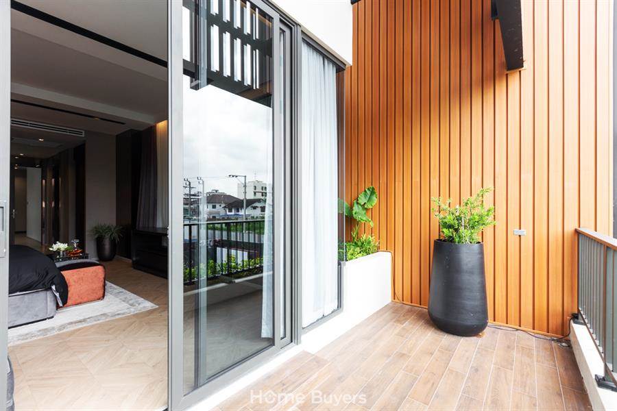 รีวิวบ้าน อัลติจูด มาสเตอรี่ สุขุมวิท บ้านเดี่ยวแบบ Luxury Pool Villa หรูหรา ทันสมัย อยู่สบายและถูกหลักฮวงจุ้ย สังคมส่วนตัวเพียง 16 ครอบครัว รีวิวบ้าน อัลติจูด มาสเตอรี่ สุขุมวิท บ้านเดี่ยวแบบ Luxury Pool Villa หรูหรา ทันสมัย อยู่สบายและถูกหลักฮวงจุ้ย สังคมส่วนตัวเพียง 16 ครอบครัว