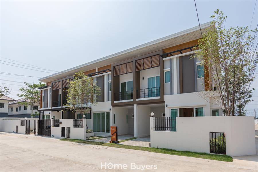  รีวิวทาวน์โฮม นครทองลีฟวิ่ง บางนา-เทพารักษ์ บ้านกว้าง ฟังก์ชันคุ้ม สไตล์โมเดิร์น