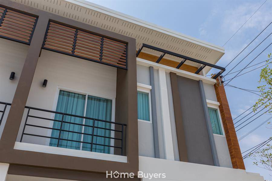  รีวิวทาวน์โฮม นครทองลีฟวิ่ง บางนา-เทพารักษ์ บ้านกว้าง ฟังก์ชันคุ้ม สไตล์โมเดิร์น