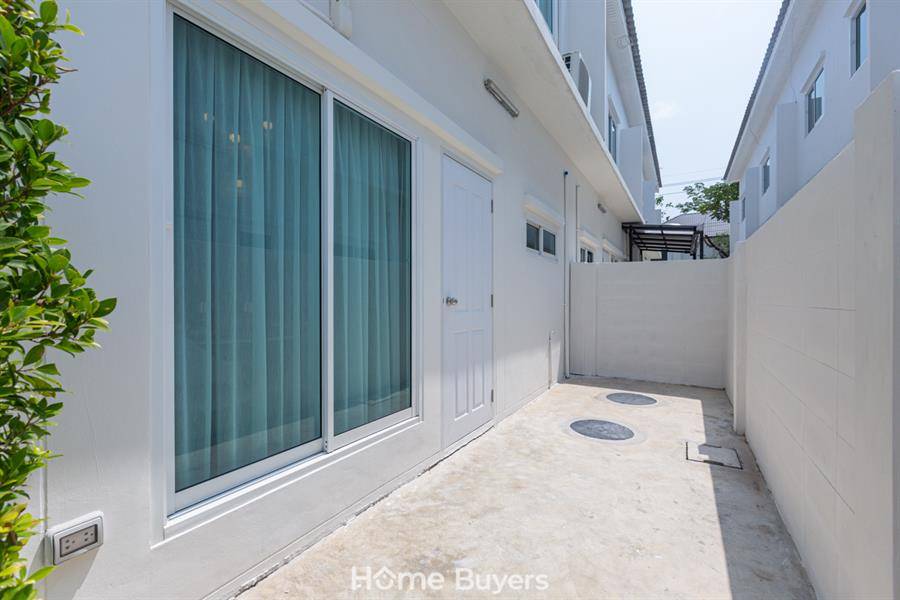  รีวิวทาวน์โฮม นครทองลีฟวิ่ง บางนา-เทพารักษ์ บ้านกว้าง ฟังก์ชันคุ้ม สไตล์โมเดิร์น