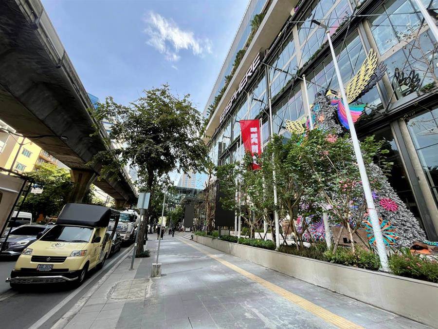 เจาะลึกย่านพร้อมพงษ์ แหล่งไลฟ์สไตล์ใหญ่ใจกลางสุขุมวิท 39 ศูนย์รวมห้างดัง เอ็มสเฟียร์ เอ็มควอเทียร์ เอ็มโพเรียม 