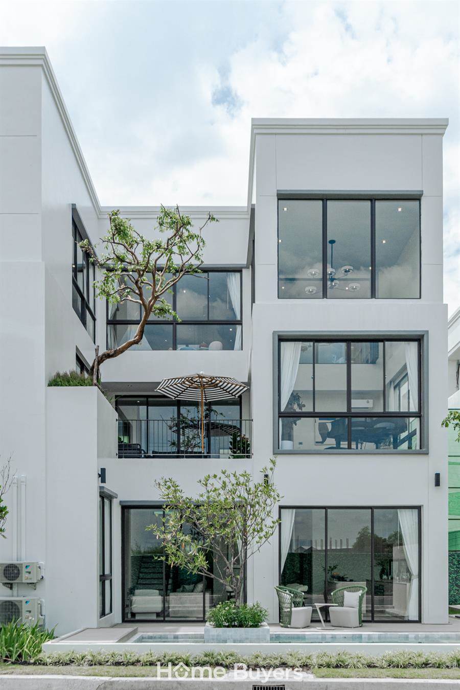 รีวิวบ้านเดี่ยว 3 ชั้น AERIE ศรีนครินทร์ – กรุงเทพกรีฑา เพิ่มมุมพักผ่อนด้วย Inner Courtyard กลางบ้าน รีวิวบ้านเดี่ยว 3 ชั้น AERIE ศรีนครินทร์ – กรุงเทพกรีฑา เพิ่มมุมพักผ่อนด้วย Inner Courtyard กลางบ้าน