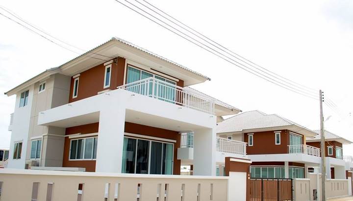 พรีวิวบ้าน บ้านธนาลัย บ้านบึง บ้านแฝด บ้านเดี่ยว ทรอปิคอลโมเดิร์นสไตล์ ถ.พานทอง-บ้านบึง