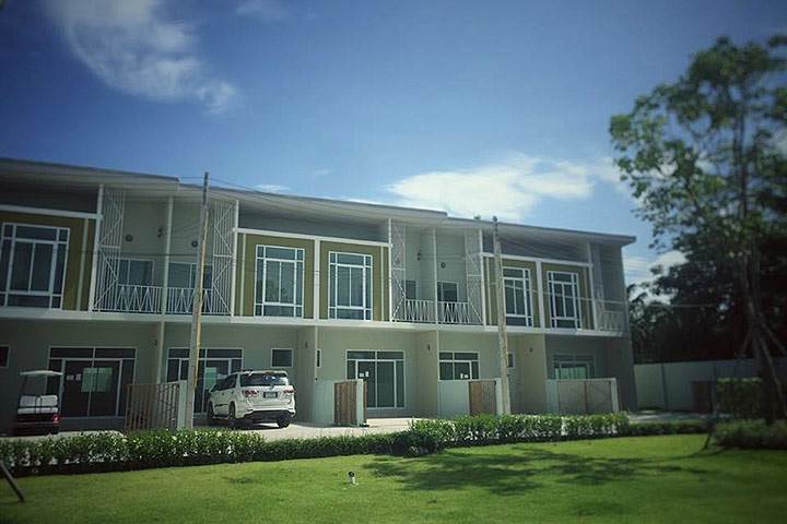 พรีวิวบ้าน ฟาทรีโอ ทาวน์โฮมดีไซน์สวย ทำเลโรงโป๊ะ-ตะเคียนเตี้ย ใกล้นิคมโรจนะ แหลมฉบัง พรีวิวบ้าน ฟาทรีโอ ทาวน์โฮมดีไซน์สวย ทำเลโรงโป๊ะ-ตะเคียนเตี้ย ใกล้นิคมโรจนะ แหลมฉบัง