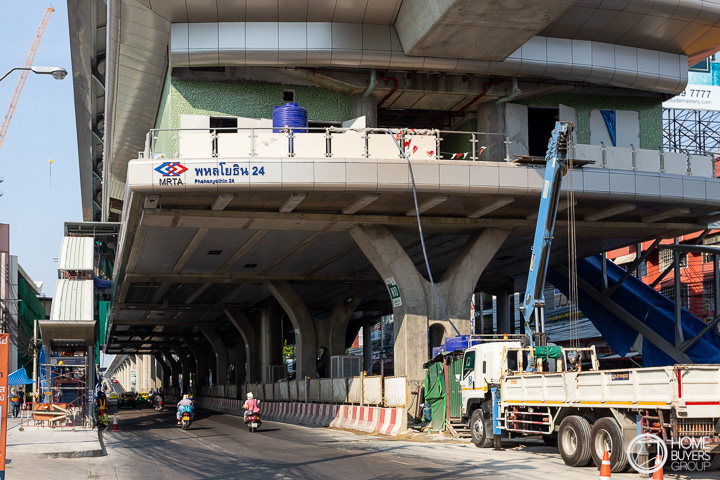 อัพเดตรถไฟฟ้าสายสีเขียว ช่วงหมอชิต-สะพานใหม่-คูคต คืบหน้า 98 15 มีค 62 เริ่มติดป้ายสถานีแล้ว