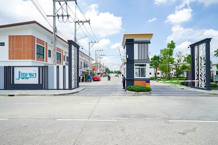 รีวิวบ้าน เจ วิลล่า รังสิต คลอง 1 บ้านแฝดหลังใหญ่ ทำเลเด่นสุด ย่านรังสิต รีวิวบ้าน เจ วิลล่า รังสิต คลอง 1 บ้านแฝดหลังใหญ่ ทำเลเด่นสุด ย่านรังสิต
