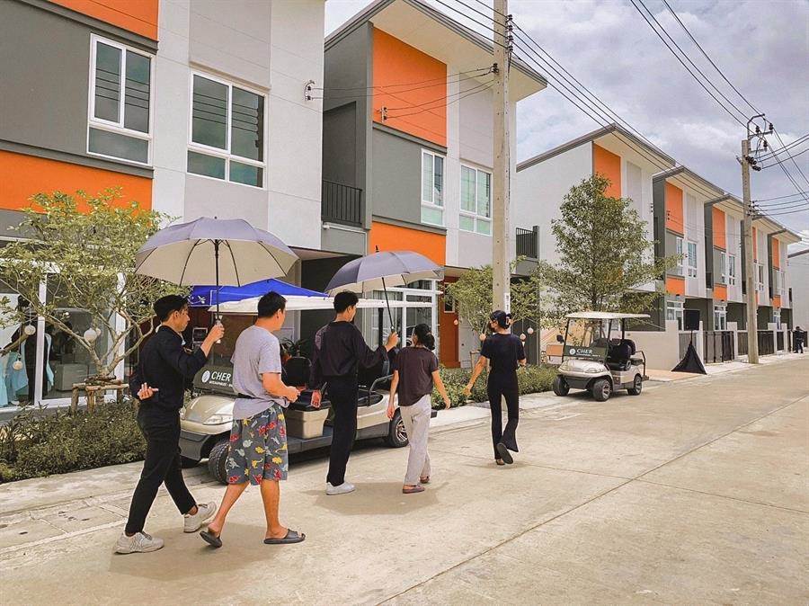 กระแสตอบรับดีมากๆ กับทาวน์โฮมใหม่ ก่อสร้างด้วยอิฐมอญแดงจาก PEACE AND LIVING กระแสตอบรับดีมากๆ กับทาวน์โฮมใหม่ ก่อสร้างด้วยอิฐมอญแดงจาก PEACE AND LIVING