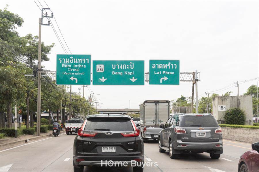 พรีเมี่ยม เพลส มิกซ์ นวมินทร์ โฮมออฟฟิศหรู ที่จอดรถส่วนกลาง 100% ติด ถ.นวมินทร์ ใกล้รถไฟฟ้า 3 สาย