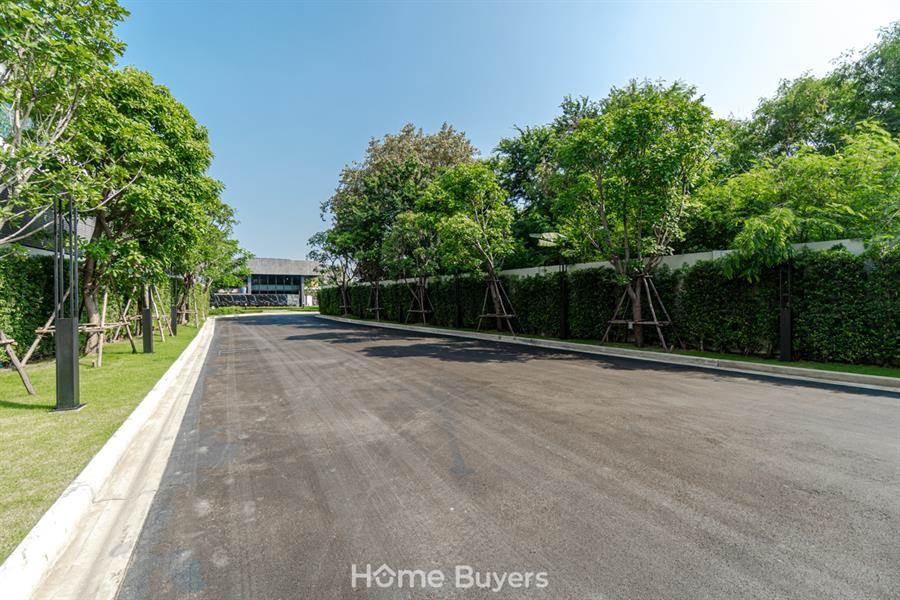 รีวิวบ้านเดี่ยว ธนาเรสซิเดนซ์ บรมฯ - ปิ่นเกล้า บ้านหรูหลังใหญ่ติด ถ.บรมราชชนนี เป็นส่วนตัวเพียง 50 ยูนิต รีวิวบ้านเดี่ยว ธนาเรสซิเดนซ์ บรมฯ - ปิ่นเกล้า บ้านหรูหลังใหญ่ติด ถ.บรมราชชนนี เป็นส่วนตัวเพียง 50 ยูนิต