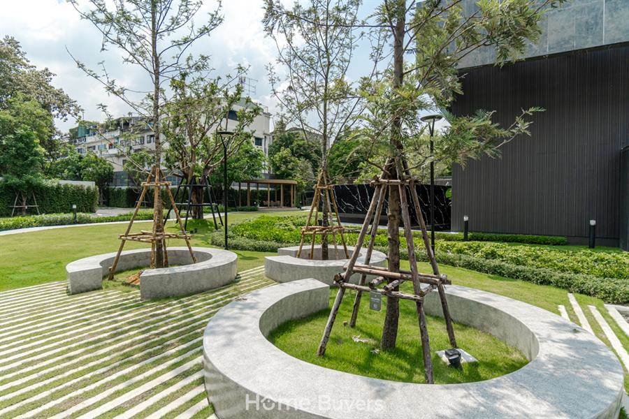 รีวิวบ้านเดี่ยว ธนาเรสซิเดนซ์ บรมฯ - ปิ่นเกล้า บ้านหรูหลังใหญ่ติด ถ.บรมราชชนนี เป็นส่วนตัวเพียง 50 ยูนิต รีวิวบ้านเดี่ยว ธนาเรสซิเดนซ์ บรมฯ - ปิ่นเกล้า บ้านหรูหลังใหญ่ติด ถ.บรมราชชนนี เป็นส่วนตัวเพียง 50 ยูนิต