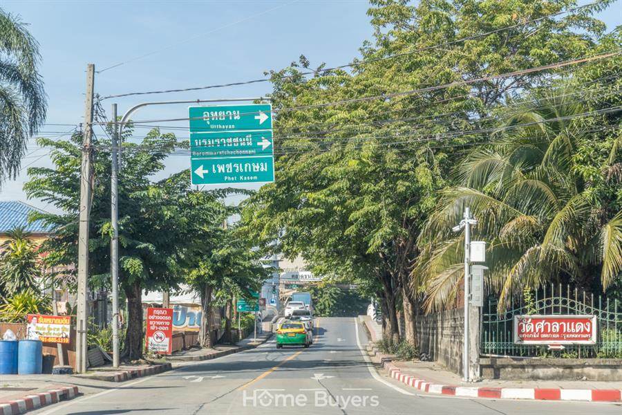 บ้านเดี่ยวหรูที่ดินเริ่ม 100 ตร.ว. The City ทวีวัฒนา บ้านเดี่ยวหรู ซีรีส์ใหม่ 100 ตร.ว. หลังใหญ่ 351 - 429 ตร.ม. เชื่อมต่อ บรมฯ - เพชรเกษม