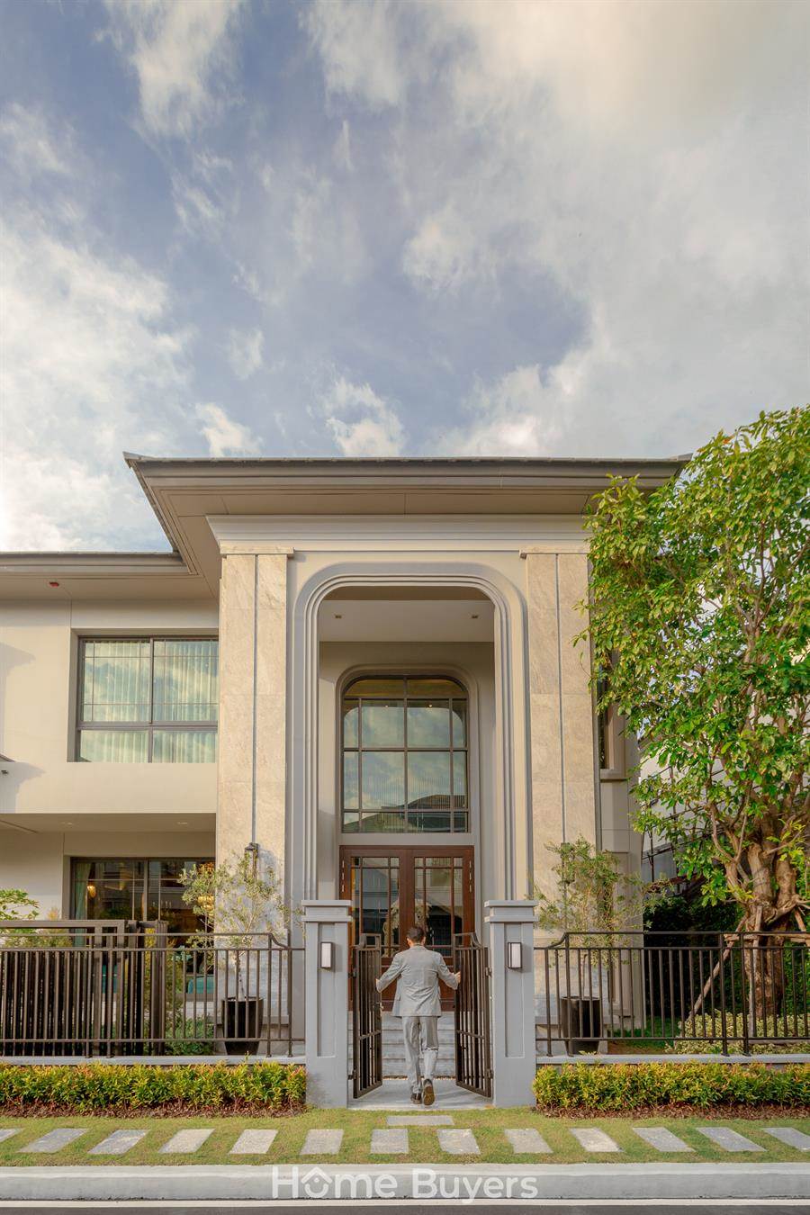 รีวิว Grand Bangkok Boulevard สุขุมวิท - ศรีนครินทร์ คฤหาสน์หรู Modern Classic รีวิว Grand Bangkok Boulevard สุขุมวิท - ศรีนครินทร์ คฤหาสน์หรู Modern Classic