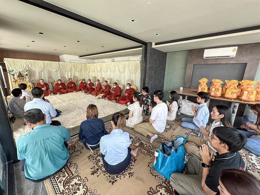 Days รามอินทรา-วัชรพล ทำพิธีตั้งศาล ทำบุญเลี้ยงพระเสริมสิริมงคลให้แก่ลูกบ้านและผู้ประกอบการ โดยมีผู้เข้าร่วมงานเป็นจำนวนมาก ตอกย้ำความสำเร็จด้านยอดขายและผลการตอบรับที่ดี ตั้งเป้าปิดโครงการในไตรมาส 4 ของปีนี้ Days รามอินทรา-วัชรพล ทำพิธีตั้งศาล ทำบุญเลี้ยงพระเสริมสิริมงคลให้แก่ลูกบ้านและผู้ประกอบการ โดยมีผู้เข้าร่วมงานเป็นจำนวนมาก ตอกย้ำความสำเร็จด้านยอดขายและผลการตอบรับที่ดี ตั้งเป้าปิดโครงการในไตรมาส 4 ของปีนี้