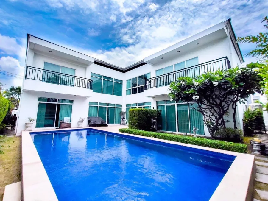 รวมบ้านมือสองพร้อมอยู่ 10 บ้านสวยสภาพดีจากแพลตฟอร์ม Home Hug อัปเดตล่าสุด