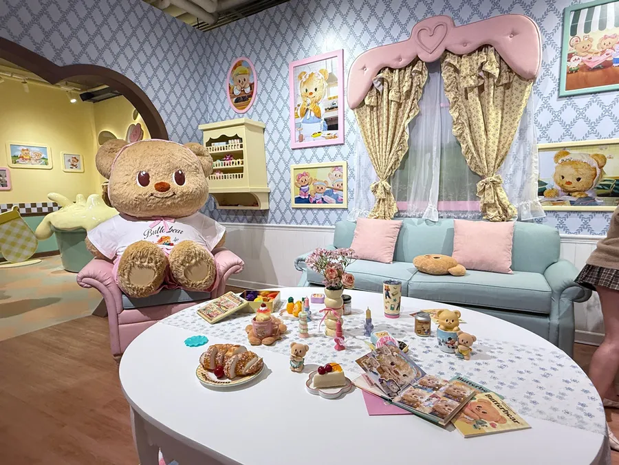 เปิดบ้านหมีเนยครั้งแรก! มีอะไรบ้างมาดูกัน กับฟังก์ชั่น 7 ห้องนอน 1 สวนสวย เปิดบ้านหมีเนยครั้งแรก! มีอะไรบ้างมาดูกัน กับฟังก์ชั่น 7 ห้องนอน 1 สวนสวย