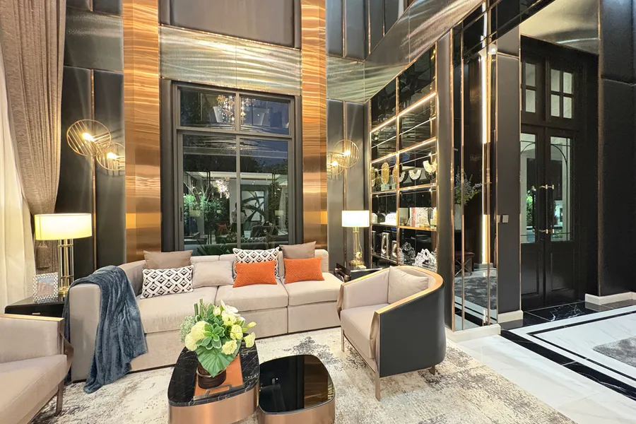 พาส่องบ้านหรู  Ultra Luxury ที่ “CINQ ROYAL The Eighteen Bangna KM.7” บ้านเดี่ยวติดสนามกอล์ฟ เริ่ม 75 ล้านบาท*