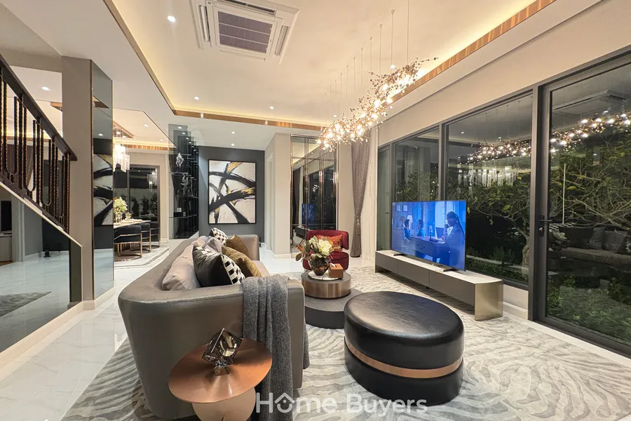 พาส่องบ้านหรู  Ultra Luxury ที่ “CINQ ROYAL The Eighteen Bangna KM.7” บ้านเดี่ยวติดสนามกอล์ฟ เริ่ม 75 ล้านบาท*