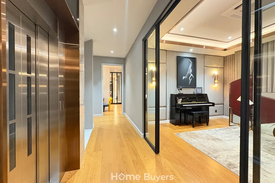 พาส่องบ้านหรู  Ultra Luxury ที่ “CINQ ROYAL The Eighteen Bangna KM.7” บ้านเดี่ยวติดสนามกอล์ฟ เริ่ม 75 ล้านบาท*