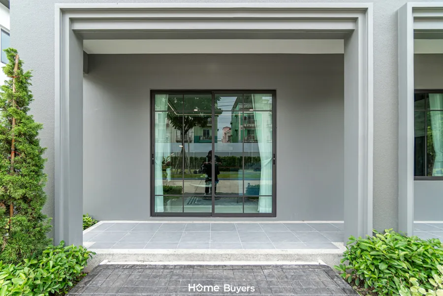 รีวิวบ้าน Grand Britania กรุงเทพกรีฑา - สุวรรณภูมิ บ้านหรูหลังใหญ่ ใกล้ทางด่วน ติดถนนร่มเกล้า - กรุงเทพกรีฑาตัดใหม่ รีวิวบ้าน Grand Britania กรุงเทพกรีฑา - สุวรรณภูมิ บ้านหรูหลังใหญ่ ใกล้ทางด่วน ติดถนนร่มเกล้า - กรุงเทพกรีฑาตัดใหม่