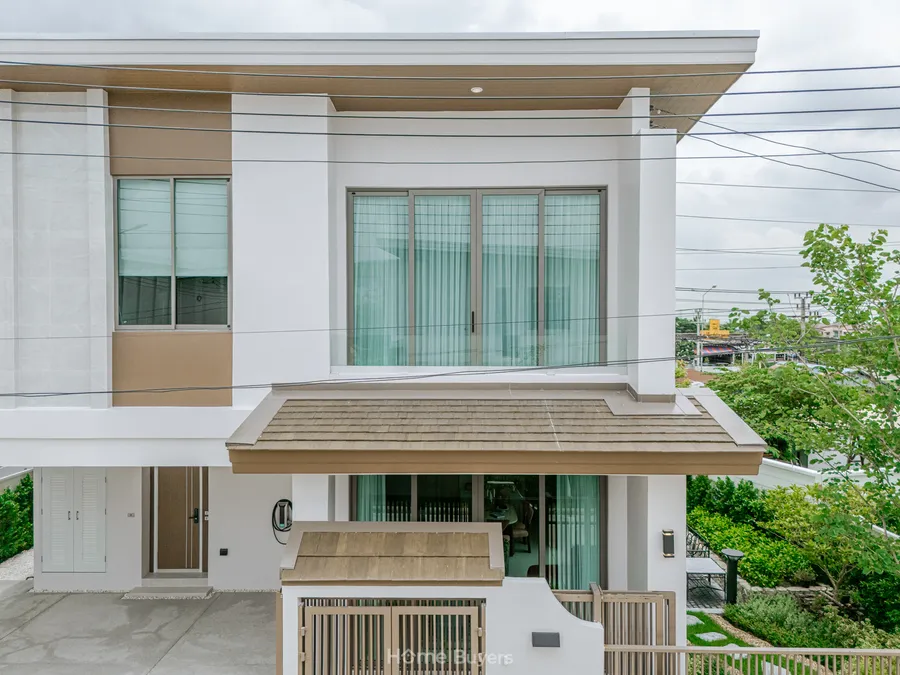 รีวิวบ้าน พาริว่า กรุงเทพ - ปทุมธานี บ้านเดี่ยวฟังก์ชันครบ ดีไซน์ไม่ซ้ำใคร ใกล้ทางด่วนศรีสมาน