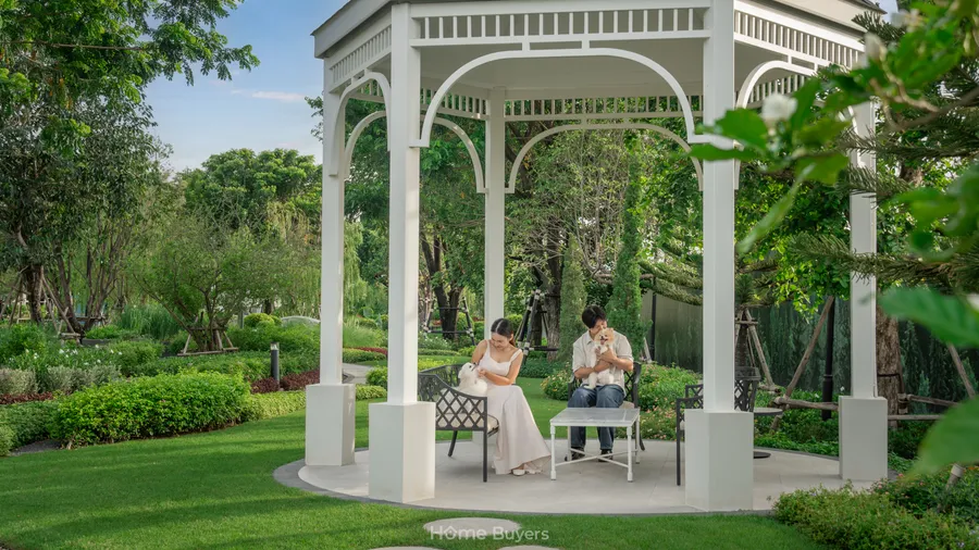 เปิดบ้าน บุราสิริ จตุโชติ บ้านเดี่ยวหรูบรรยากาศรีสอร์ตสไตล์ New England Colonial เปิดบ้าน บุราสิริ จตุโชติ บ้านเดี่ยวหรูบรรยากาศรีสอร์ตสไตล์ New England Colonial