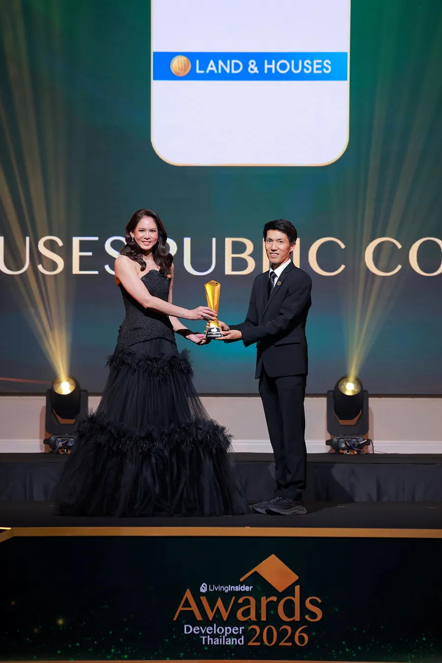 แลนด์ แอนด์ เฮ้าส์ รับรางวัล Thailand Best Developer Engagement Home Award 2026 แลนด์ แอนด์ เฮ้าส์ รับรางวัล Thailand Best Developer Engagement Home Award 2026