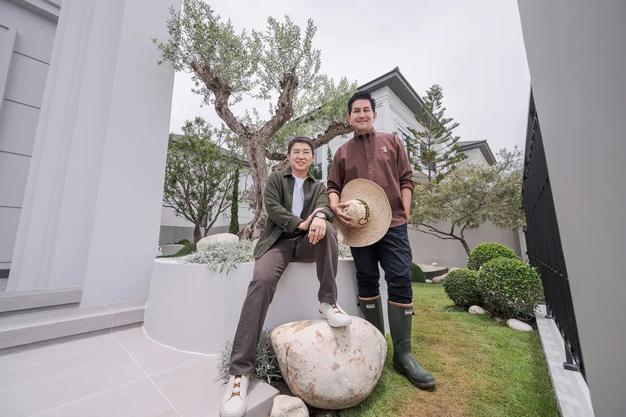 “บ้านมารวย” ฉลอง 38 ปี เปิดมิติใหม่ของการอยู่อาศัย ผนึก “ดุ๊ก–ภาณุเดช” เปิดตัว HATTON x DUKE’S — Signature Collection ครั้งแรกกับงาน Interior Design รังสรรค์สู่ One-of-a-Kind Home “บ้านมารวย” ฉลอง 38 ปี เปิดมิติใหม่ของการอยู่อาศัย ผนึก “ดุ๊ก–ภาณุเดช” เปิดตัว HATTON x DUKE’S — Signature Collection ครั้งแรกกับงาน Interior Design รังสรรค์สู่ One-of-a-Kind Home
