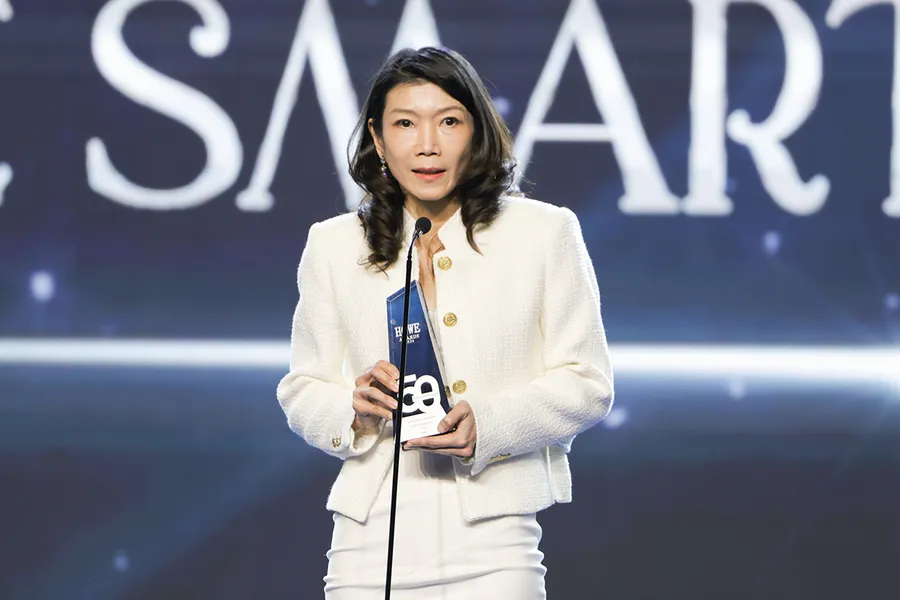 BAM รับรางวัลเกียรติยศ “HOWE Smart CEO Award” จากนิตยสาร HOWE ตอกย้ำวิสัยทัศน์ผู้นำองค์กร ขับเคลื่อนธุรกิจด้วยหัวใจ สร้างคุณค่าอย่างยั่งยืน 