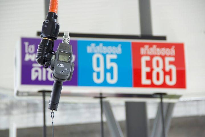 หัวจ่ายแบบแขวน แก้ปัญหาฝาถังอยู่ฝั่งไหนก็เติมได้