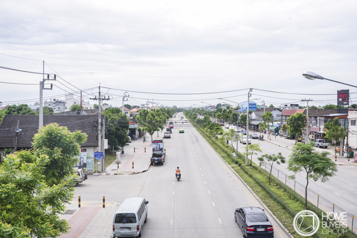 เปิดทำเลใหม่ ถนนเทพรักษ์ บ้าน-ทาวน์โฮมแบรนด์ดังเพียบ