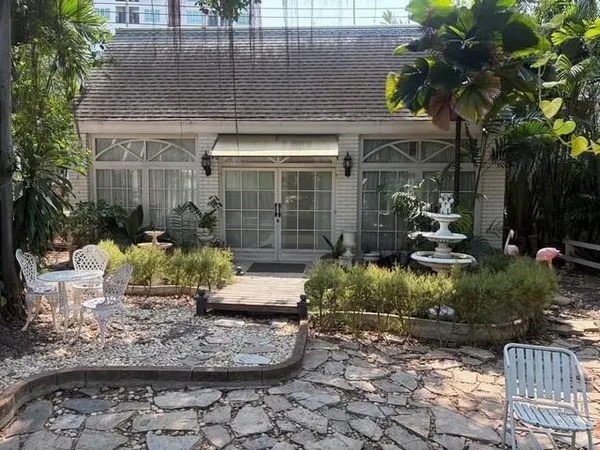 HR 10467 ให้เช่าอาคารเรือนกระจกกลางสวน 133 ตรว. 532 ตรม. ซอยปุณณวิถี สุขุมวิท 101