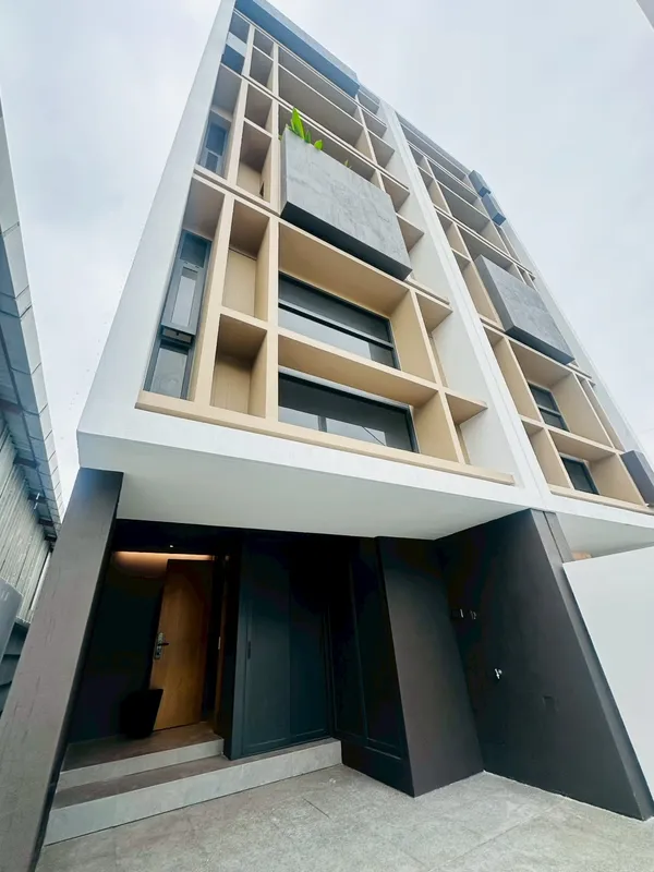 The Cabinet 29 ทาวน์โฮมหรู 3 ชั้นครึ่ง ประดิษฐ์มนูธรรม29
ใกล้ Central EastVille และ CDC