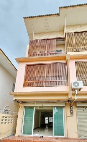 260922uaukner ให้เช่า ทาวน์เฮ้าส์ ศรีด่าน 18-24 180 ตร.ม. ใกล้รร.คลองสำโรง 600 ม.37.5 ตร.ว. MRT ศรีด่าน 1.29กม. ทาวน์โฮม