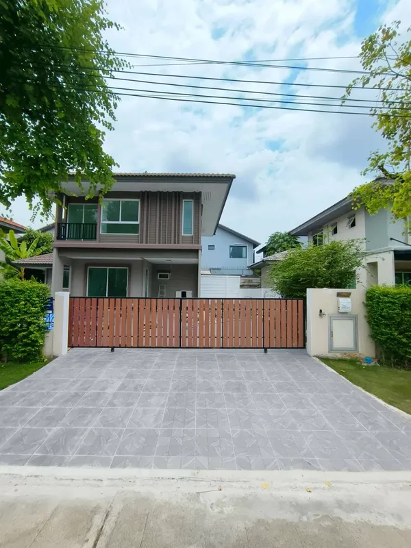 บ้านเดี่ยว 2 ชั้น รีโนเวทใหม่ พร้อมเข้าอยู่! ????
