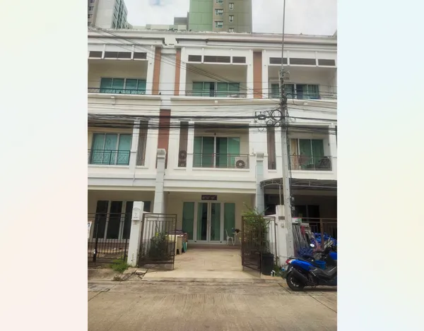 หมู่บ้านวิชั่นสมาร์ทซิตี้ พระราม 5 แยกติวานนท์ ขายทาวน์โฮม 3 ชั้น 24.3 ตร.วา ติดถนนเมน 3 ห้องนอน 3 ห้องน้ำ จอดรถ 2 คัน ใกล้ MRT ติวานนท์