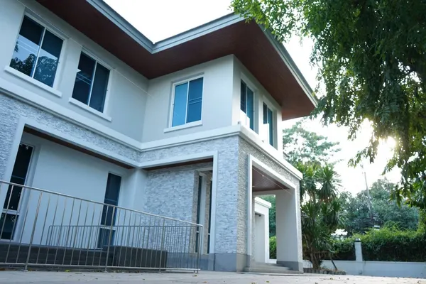 U1456 ให้เช่าบ้านเดี่ยว 2 ชั้น หมู่บ้านโฮมเพลส รามคำแหง 140 ใกล้มอเตอร์เวย์ บ้านพร้อมเฟอร์บางส่วน ทำเลดีเดินทางสะดวกเข้าอกได้หลายทาง

