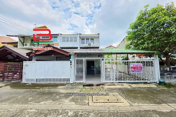 ทาวน์เฮาส์ 3 ชั้น เนื้อที่ 45 ตร.ว. หมู่บ้านชวนชื่น (รามคำแหง 102 ซอย 12) ถนนรามคำแหง แขวงสะพานสูง เขตสะพานสูง