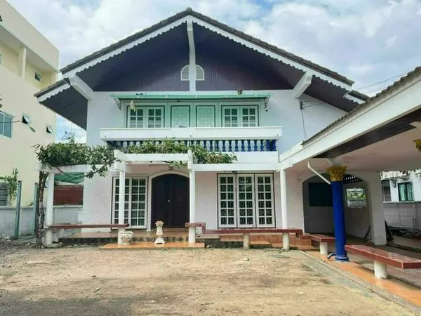 ขายบ้านเดี่ยว 2 ชั้น 101 ตร.ว. หมู่บ้านสวนสน ซอยรามคำแหง 60 ใกล้ MRT แยกลำสาลี