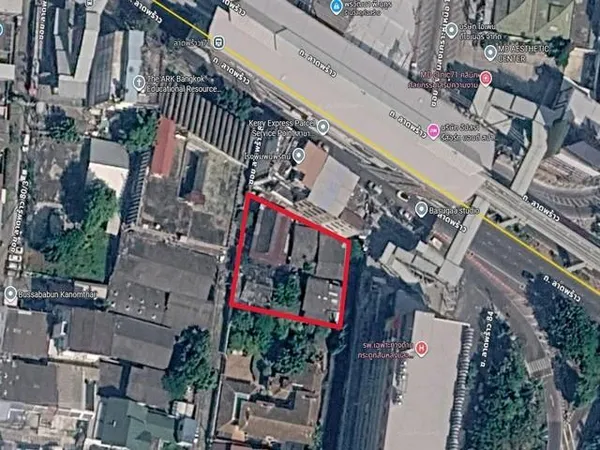 ขายที่ดิน 256 ตร.ว. พร้อมสิ่งปลูกสร้าง ปากซอยลาดพร้าว 82 ใกล้ MRT ลาดพร้าว 71