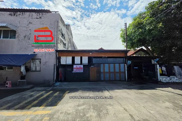 ทาวน์เฮาส์ ชั้นเดียว เนื้อที่ 21 ตร.ว. หมู่บ้านเคหะธานี 3 ซอยนวมินทร์ 74 แยก 3-8-8 ถนนนวมินทร์ แขวงรามอินทรา เขตคันนายาว