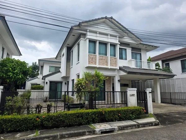 ให้เช่าบ้านเดี่ยวในโครงการมีทะเลสาบ หมู่บ้านมัณฑนา เลค วัชรพล ถนนสุขาภิบาล 5ใกล้ทางด่วนฉลองรัชรามอินทรา-อาจณรงค์ ใกล้ตลาดออเงิน ตลาดเคหะออเงิน ตลาดวงศกร