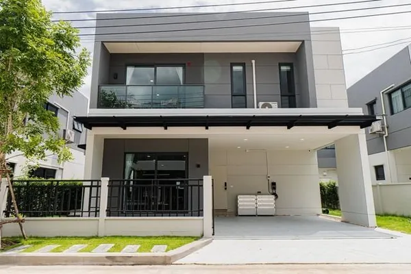 MHR227 สวยตรงปก! ให้เช่าบ้านเดี่ยว Luxury Style ครัวยุโรป Food Grade พร้อมเครื่องชาร์จ EV และเครื่องใช้ไฟฟ้าอัจฉริยะ Centro บางนา