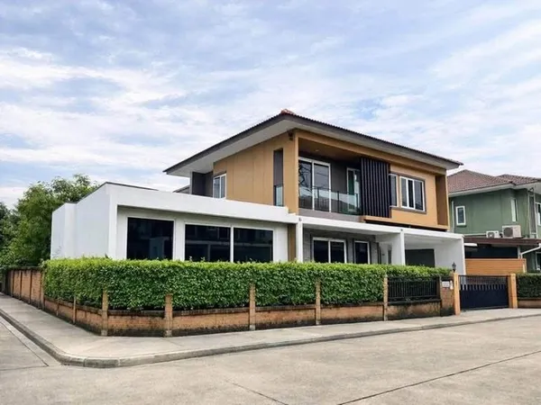 ขายบ้านเดี่ยว 2 ชั้นหลังมุม 73.60 ตรว. โครงการโกลเด้น วิลเลจ อ่อนนุช – พัฒนาการ ซอยอ่อนนุช 65 โซนหน้าหมู่บ้าน ใกล้ Airpo